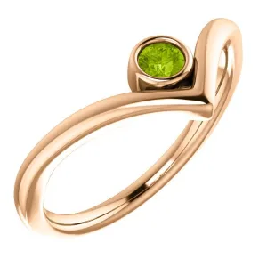 14KT GOLD 0.13 CT ROUND PERIDOT BEZEL-SET "V" RING