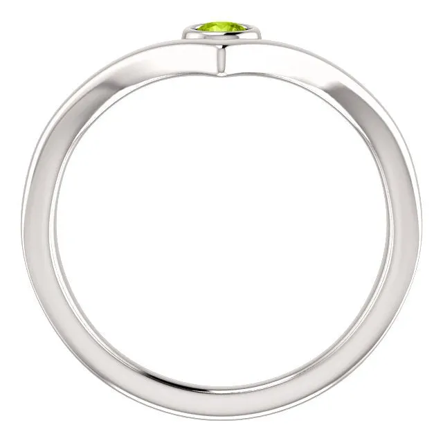 14KT GOLD 0.13 CT ROUND PERIDOT BEZEL-SET "V" RING