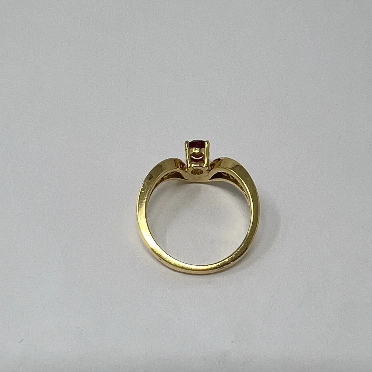 18K Gold  Ring with Ruby and Diamonds