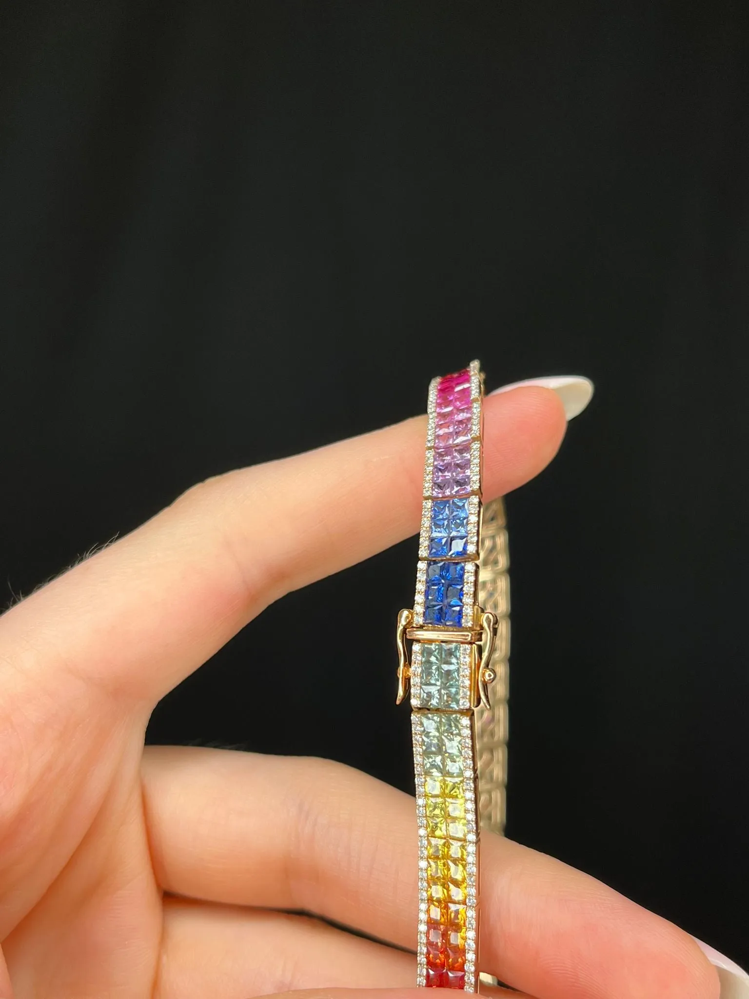 27.47ct Diamond Multi Color Sapphire 18K Gold Link Choker Necklace