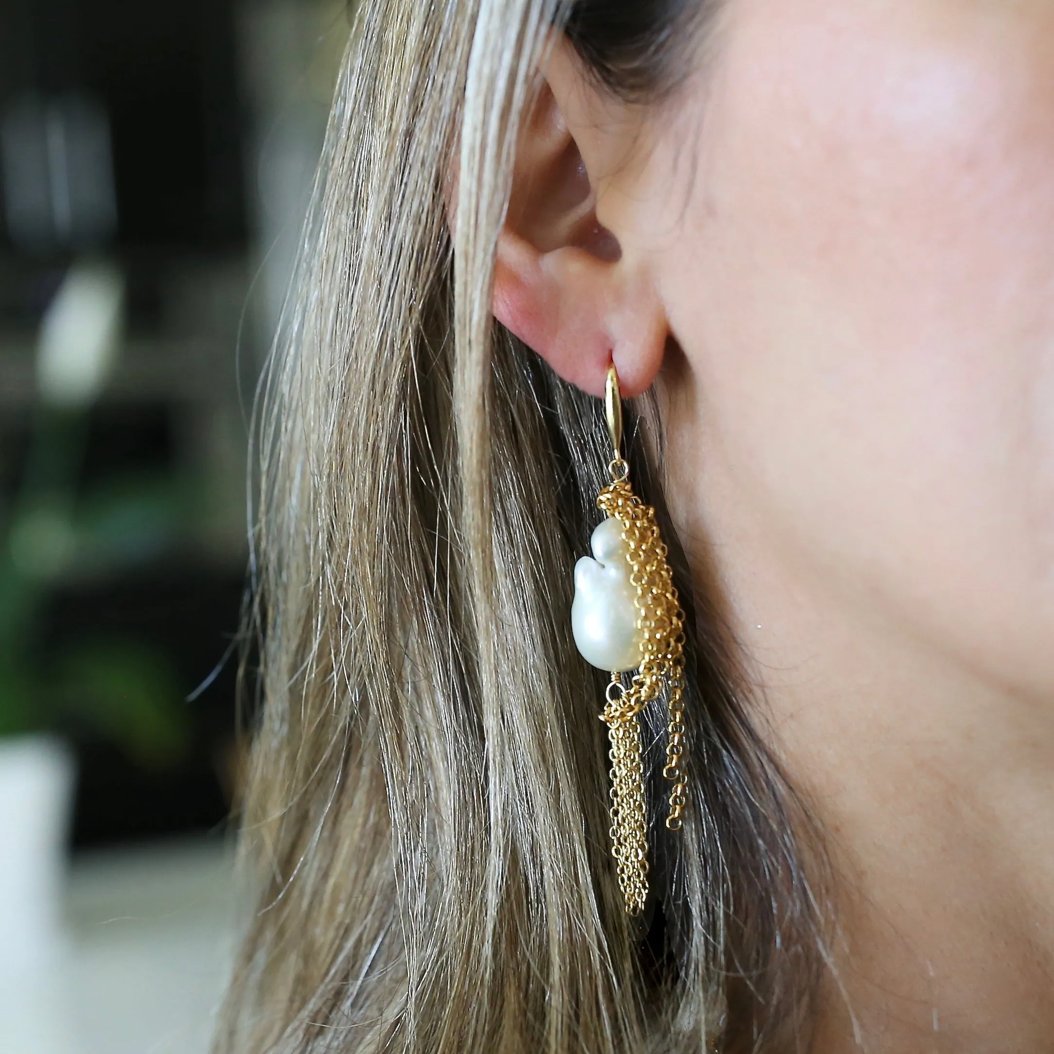 309-01-G | THE SYLVIA EARRING ON GOLD