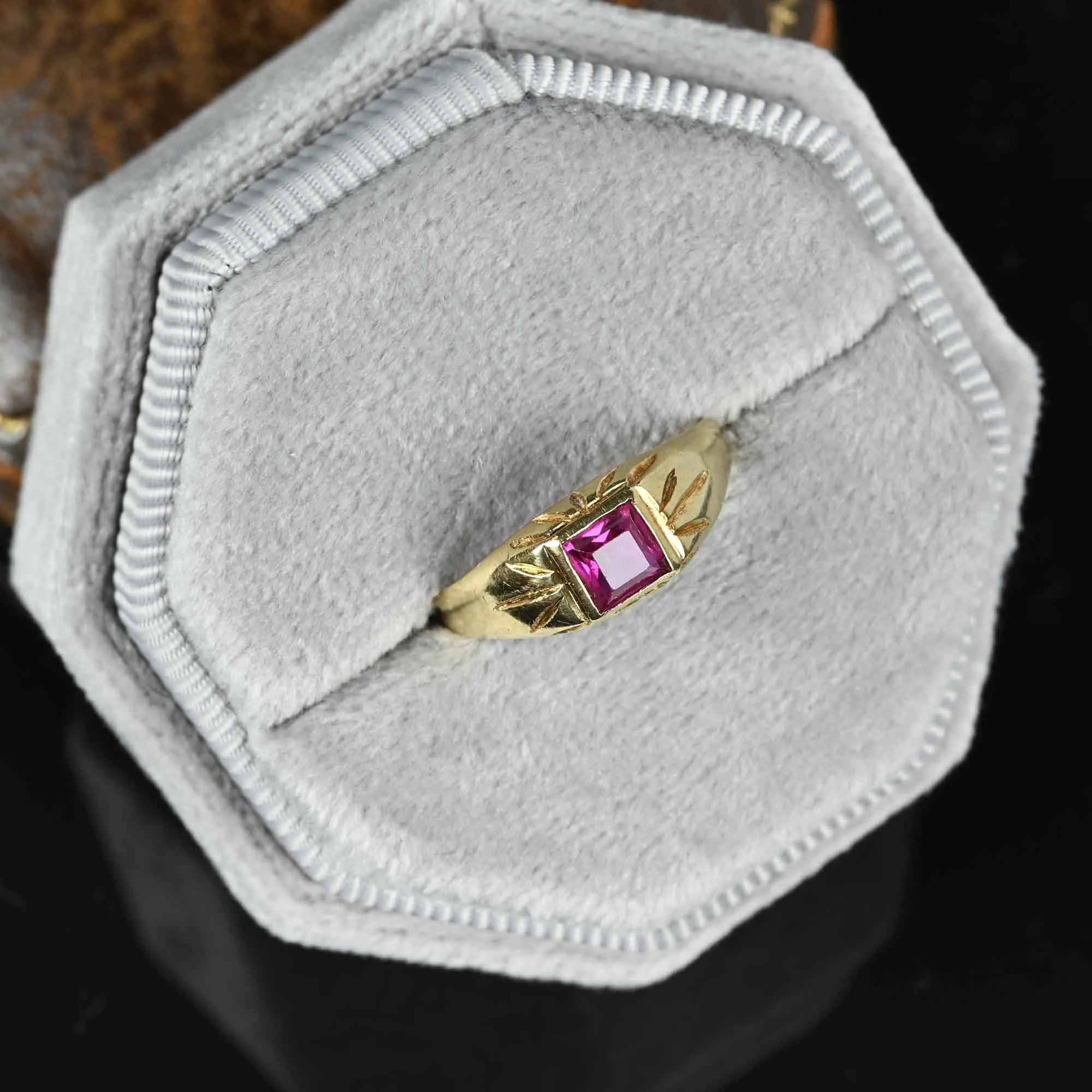 Antique 18K Gold Ruby Ring