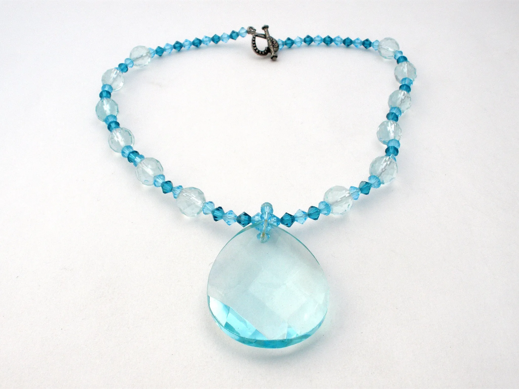 Blue Crystal Bead Pendant 16" Necklace