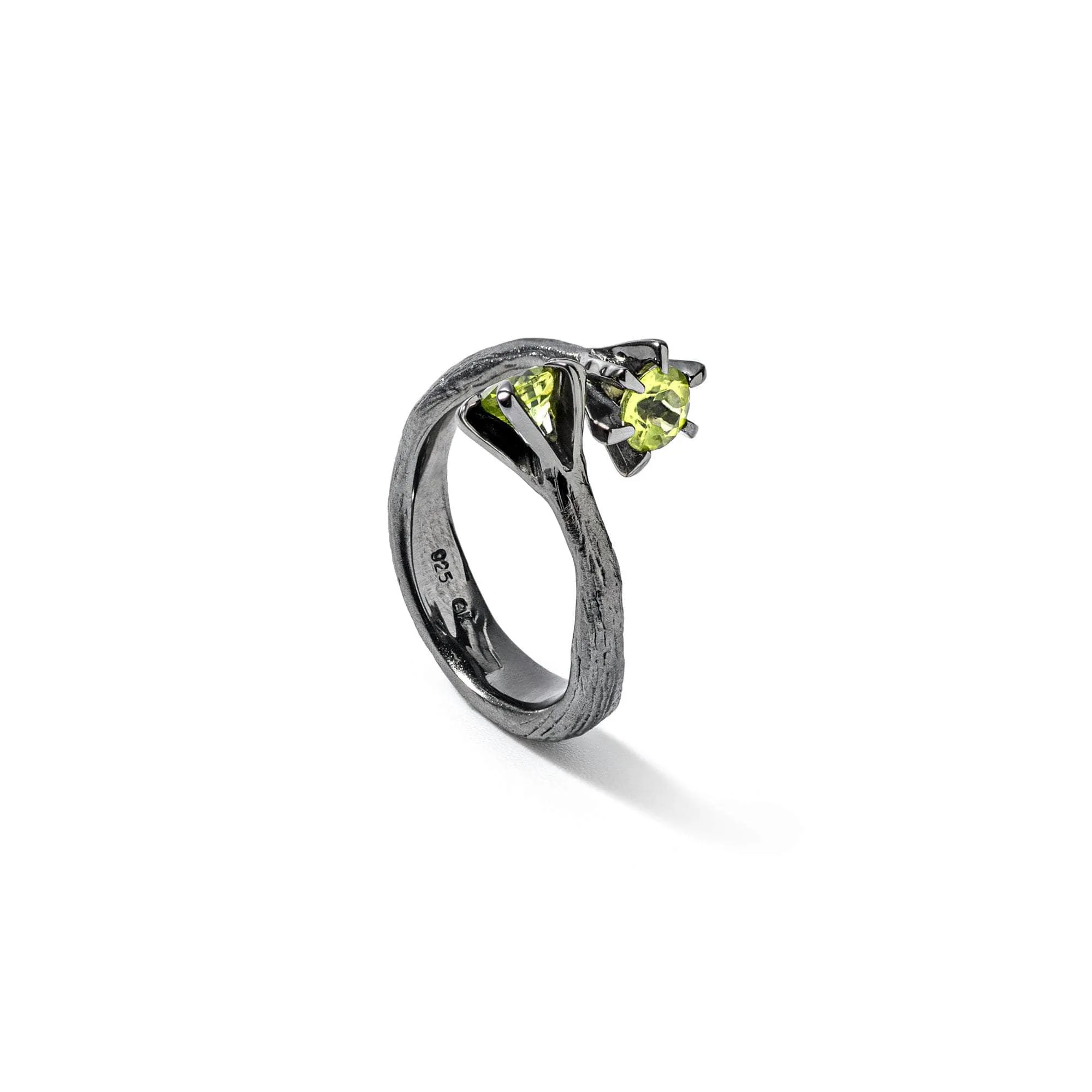 Eowyn Peridot Ring (Black Ruthenium)