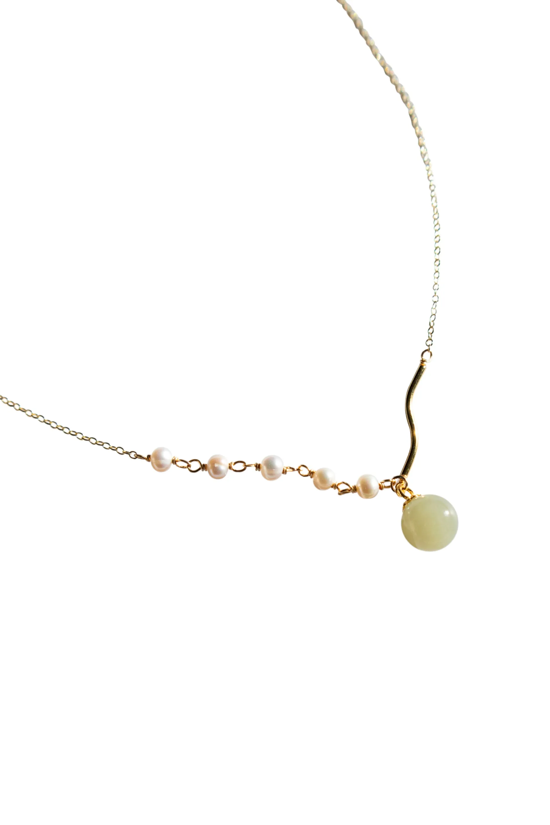 Isla — Green jade and freshwater pearl necklace