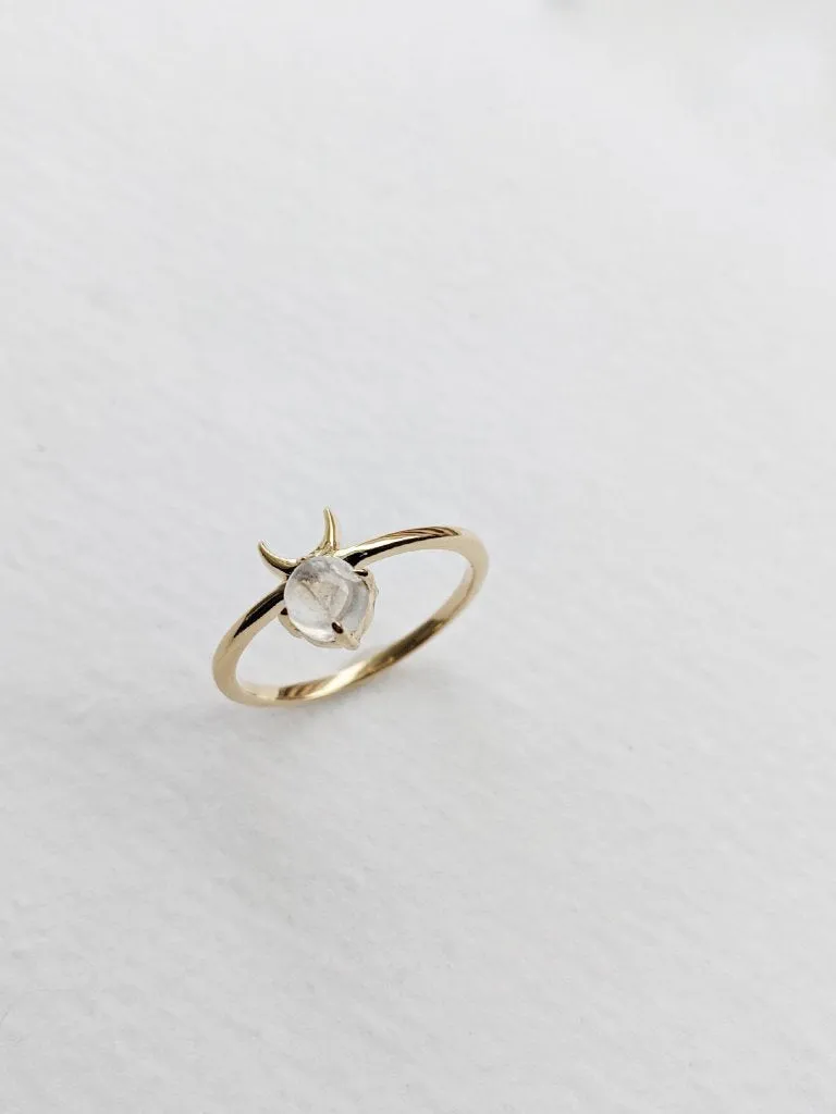 Little Gold Artemis Ring (Rainbow Moonstone)