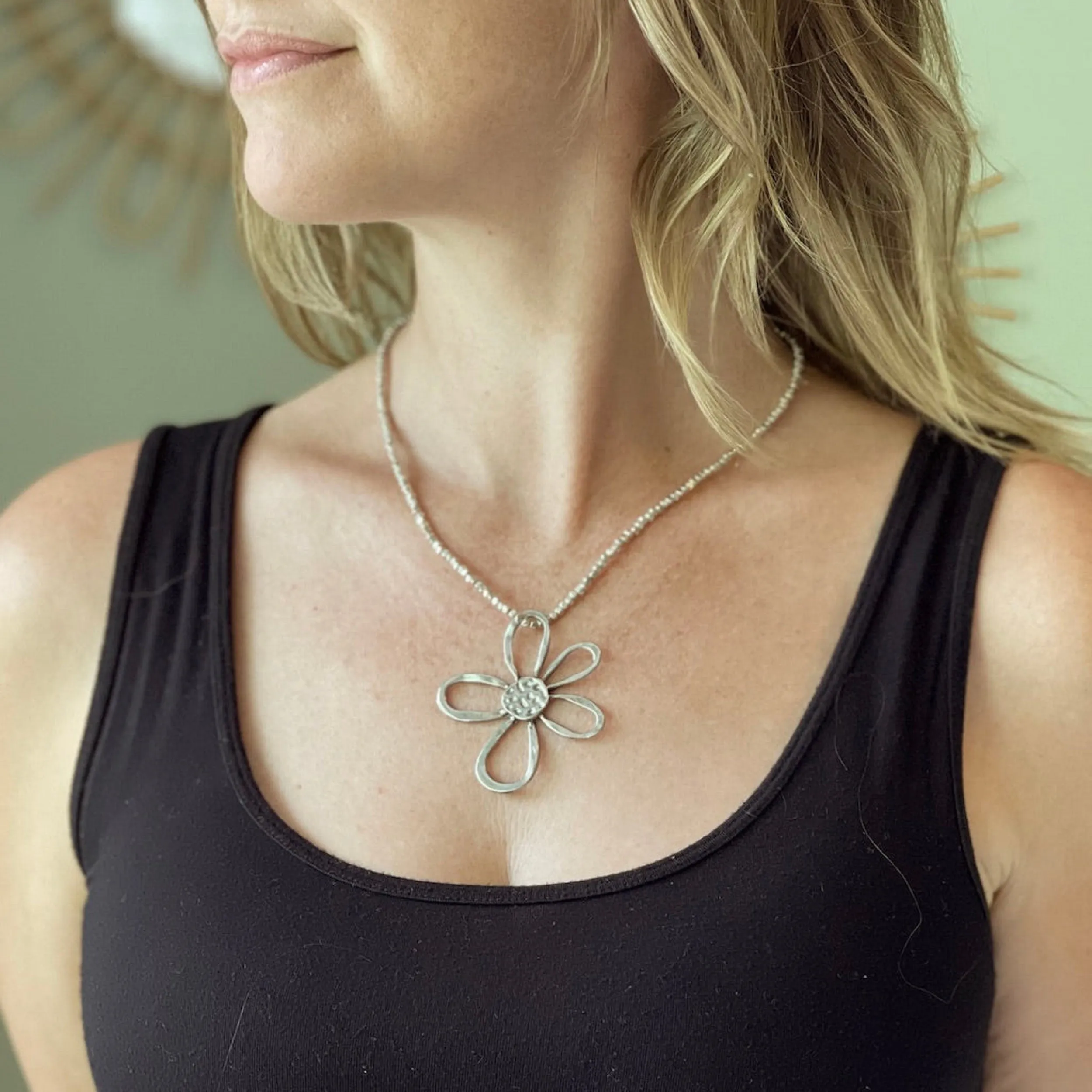 Open Flower Necklace