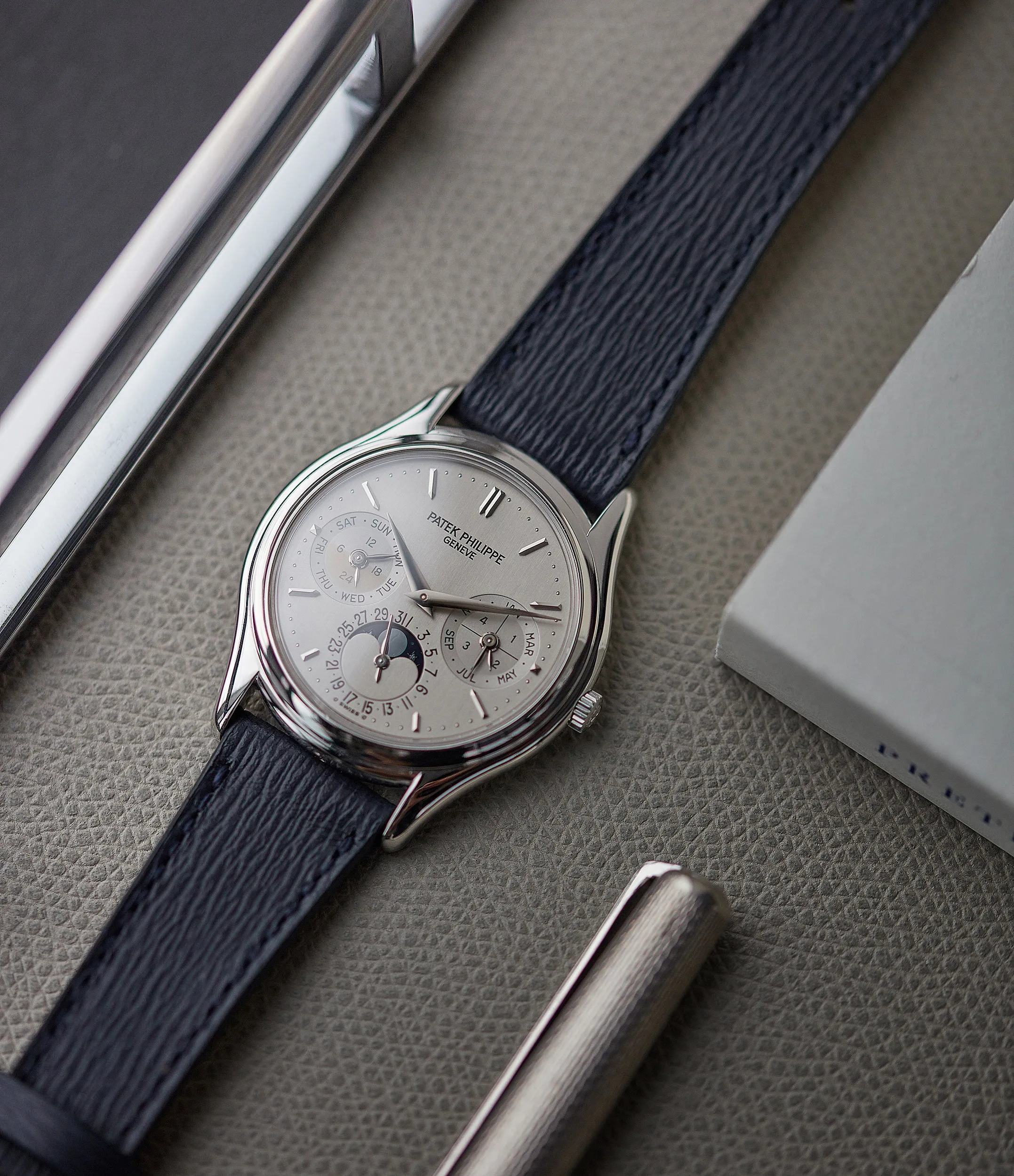 Perpetual Calendar 3940P | Platinum