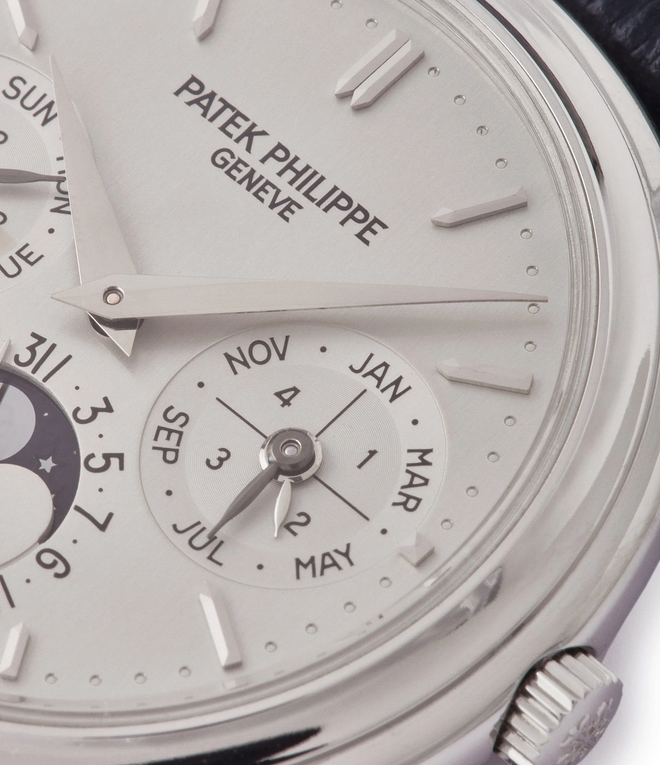 Perpetual Calendar 3940P | Platinum