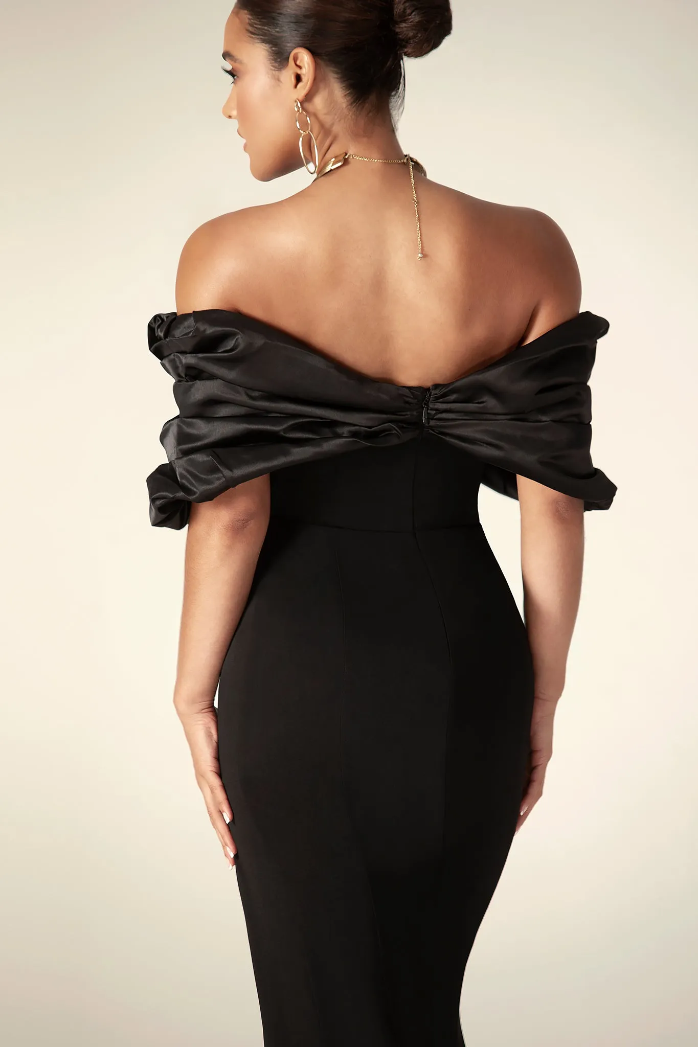 Presley Crepe Ruffle Shoulder Gown Dress (Black)