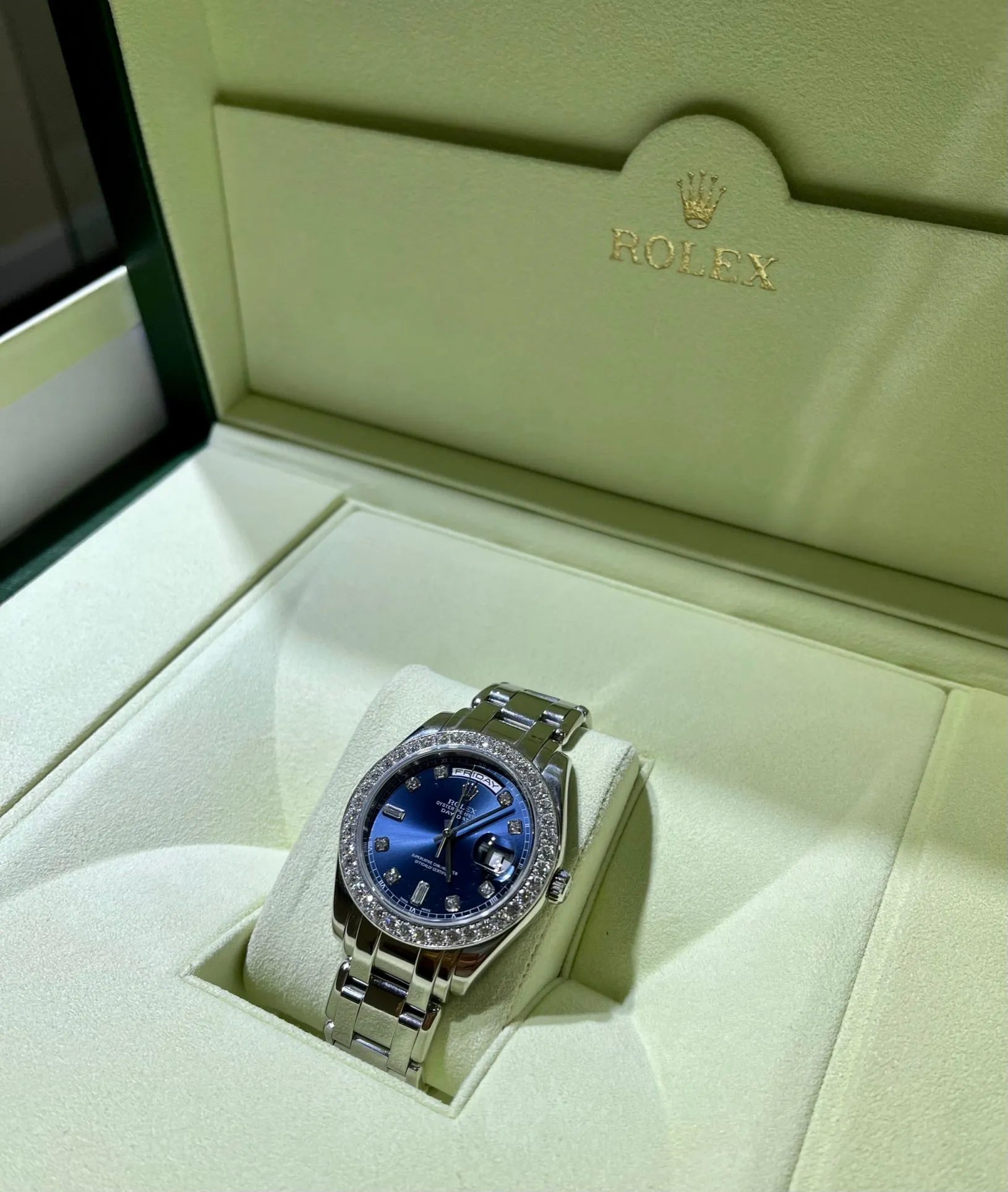 Rolex Masterpiece Platinum Day-Date 18946 39mm Factory Blue Diamond Dial & Bezel