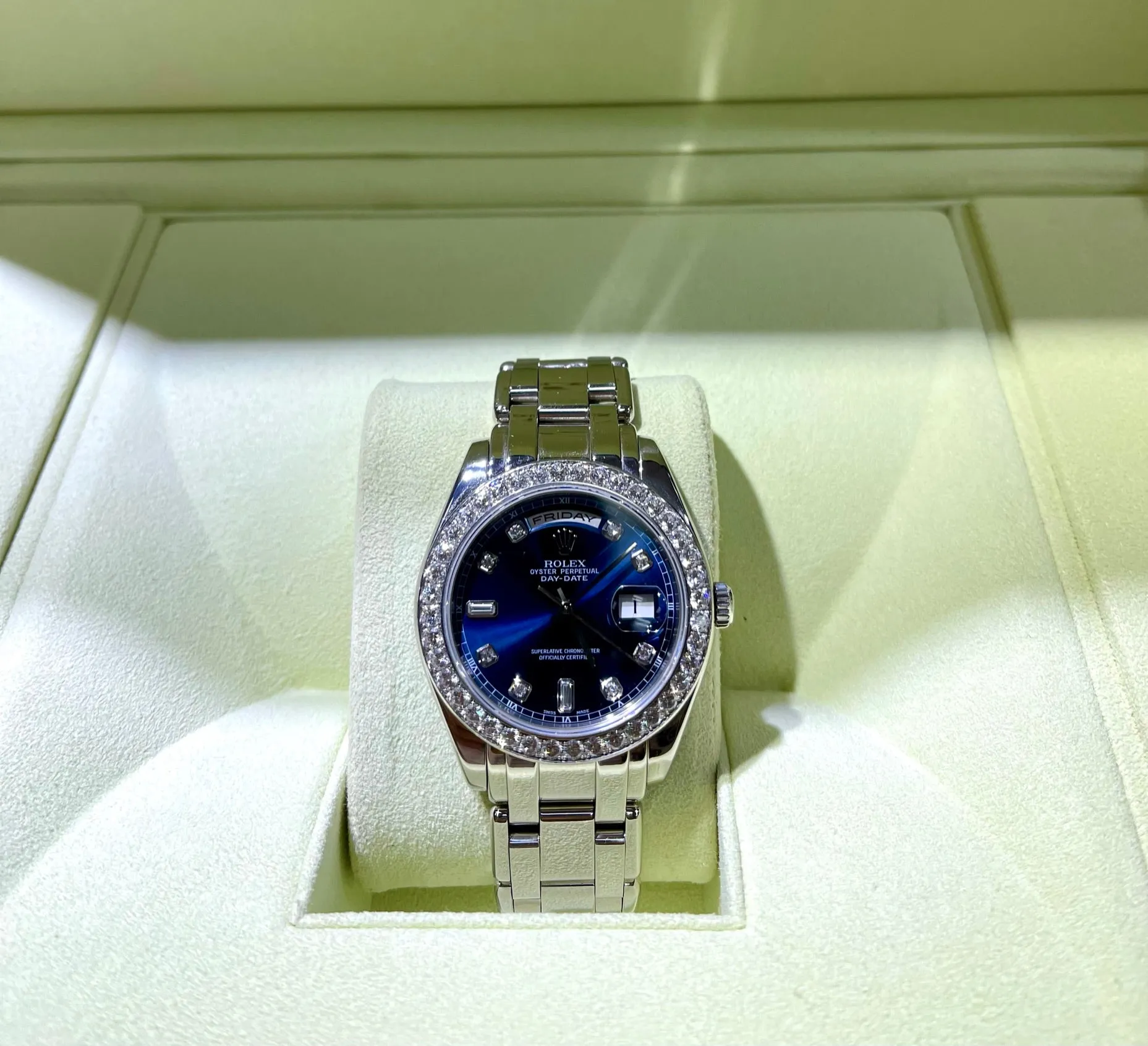 Rolex Masterpiece Platinum Day-Date 18946 39mm Factory Blue Diamond Dial & Bezel