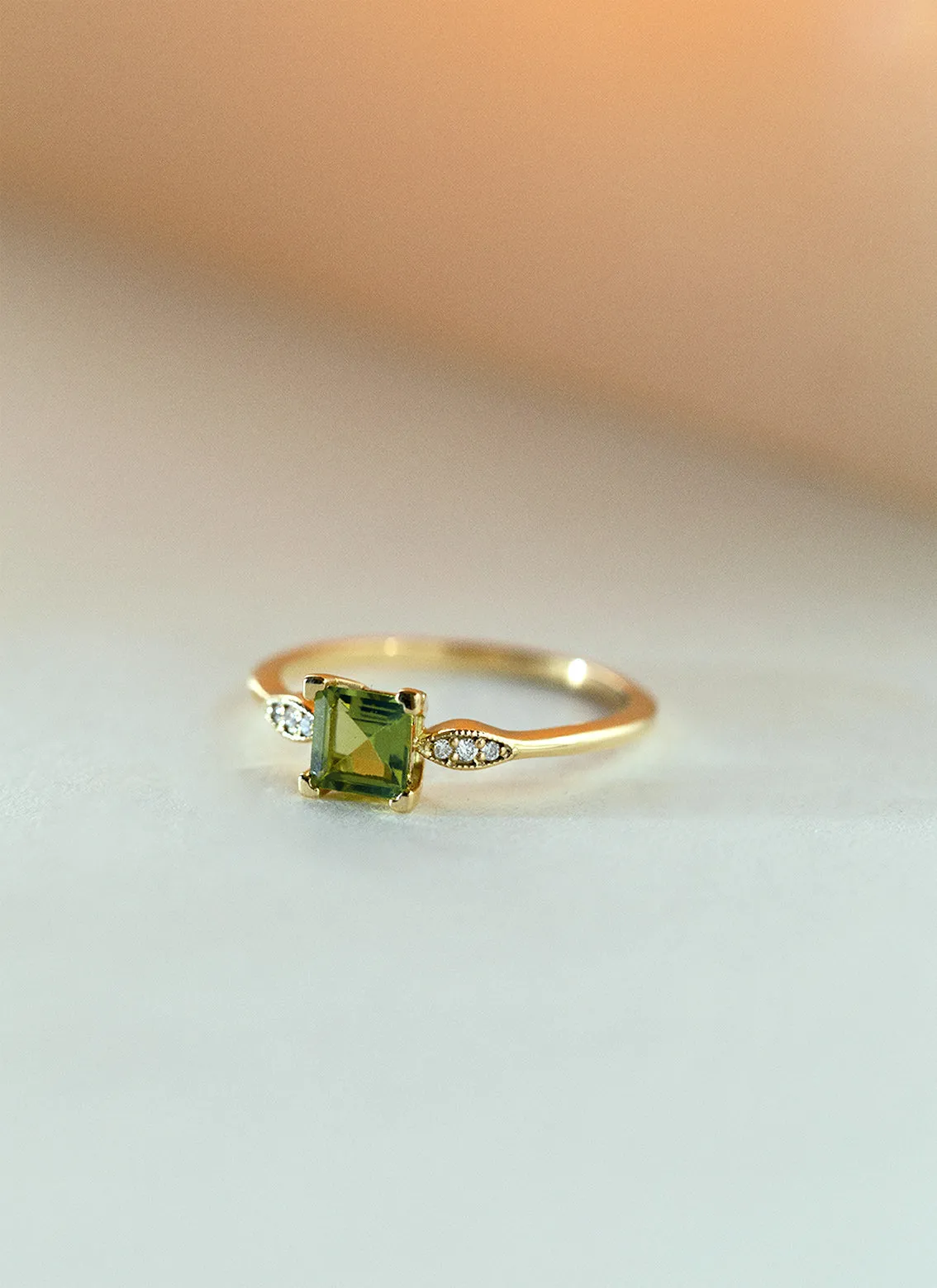 Timmy diamond peridot ring 14k gold