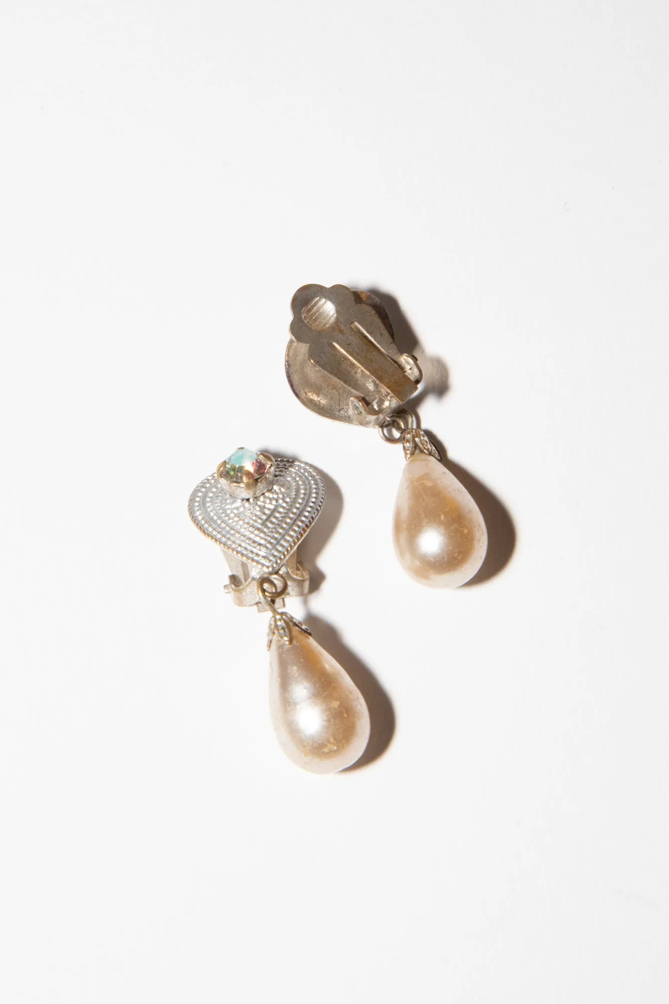 Vintage 1980s Pearl Heart Drop Earrings